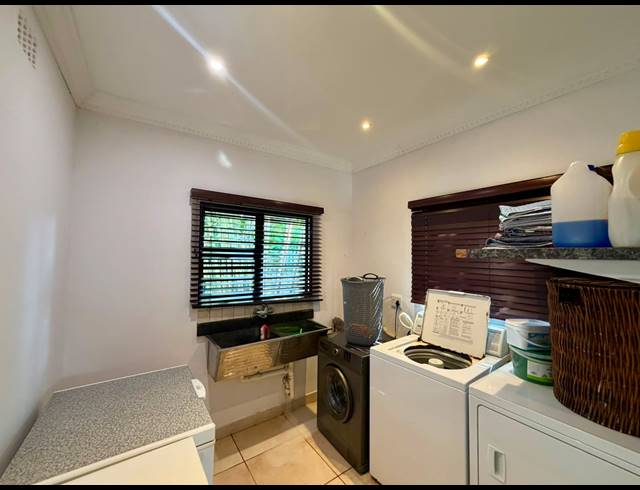5 BEDROOM FREEHOLD FOR SALE IN MEER EN SEE